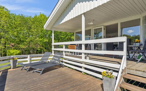 Conradine - 600M from the Sea: Apartment, Condominium, Estate, Balcony, Villa, Hotel
