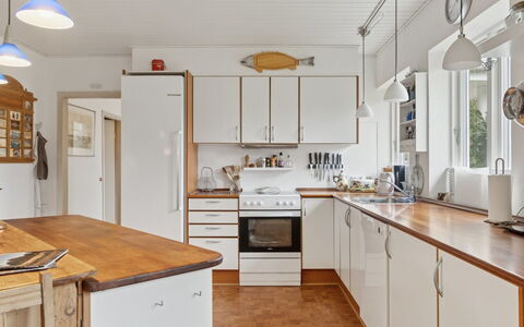 Jenvold - 950M from the Sea: Apartment, Condominium, Estate, Balcony, Villa, Hotel