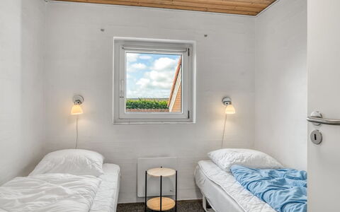 Nikolce - 300M to the Fjord: Bedroom, Freezing, Daylighting, Bedding, Bed Frame, Winter, Bed, Bed Sheet