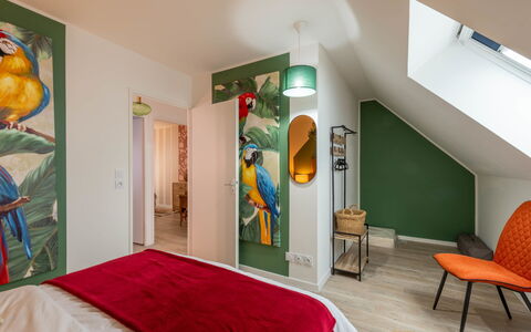 La Berckoise: Wall, Door, Flooring, Home, Floor, Composite Material, Concrete, Flagstone, Flowerpot