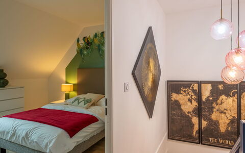 La Berckoise: Wall, Door, Flooring, Home, Floor, Composite Material, Concrete, Flagstone, Flowerpot