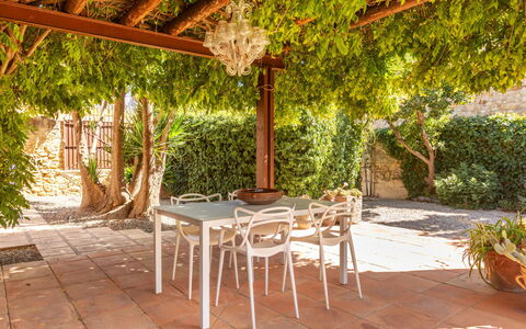 Top Villa Chantal Airco: Furniture, Shade, Garden, Outdoor Structure, Flowerpot, Outdoor Furniture, Chair, Backyard, Eco Hotel, Yard