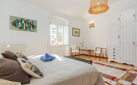 Top Villa Chantal Airco: Furniture, Interior Design, Bed, Bedroom, Flooring, Floor, Wall, Room, Wood, Ceiling