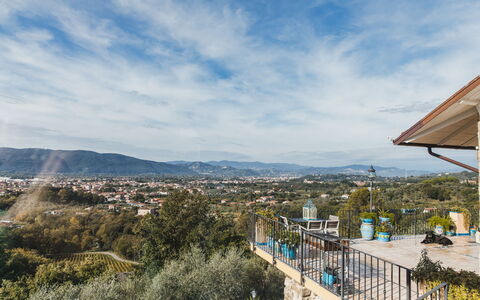 Villa Vernazza: Hill, Landscape, Hill Station, Morning, Mountain Range, Fence, Ridge, Vacation, Mountain Village, Summit