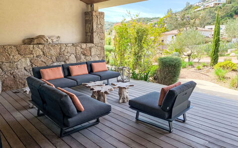La Cupulatta: Furniture, Flooring, Home, Floor, Chair, Shade, Apartment, Outdoor Furniture, Houseplant, Kitchen & Dining Room Table