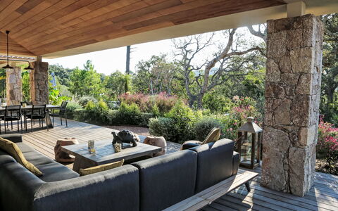 La Cupulatta: Furniture, Flooring, Home, Floor, Chair, Shade, Apartment, Outdoor Furniture, Houseplant, Kitchen & Dining Room Table