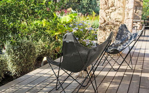 La Cupulatta: Furniture, Flooring, Home, Floor, Chair, Shade, Apartment, Outdoor Furniture, Houseplant, Kitchen & Dining Room Table