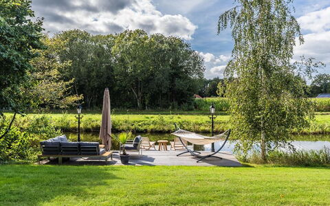 6 Pers. Veenhuis Comfort Plus: Tree, Garden, Furniture, Shrub, Outdoor Furniture, Land Lot, Shade, Lawn, Park
