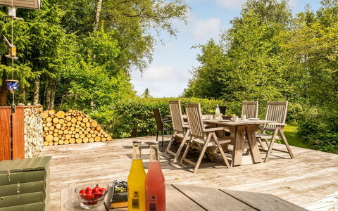 Elisabete - 200M to the Fjord: Grass, Shrub, House, Garden, Home, Cottage, Land Lot, Lawn, Groundcover