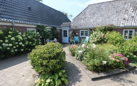Brigitte - 1.3Km to the Fjord: Cottage, Shed, Hut, Farmhouse, Prairie, Shack, Barn, Log Cabin, Garden Buildings