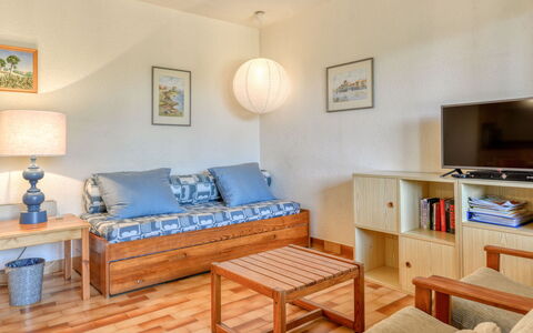 Port Lano: Apartment, Balcony, Chair, Shade, Outdoor Furniture, Daylighting, Aluminium