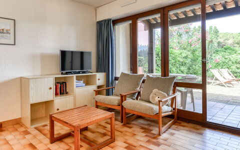 Port Lano: Apartment, Balcony, Chair, Shade, Outdoor Furniture, Daylighting, Aluminium