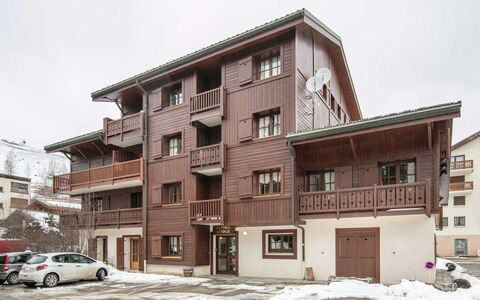 Alpina Lodge: Apartment, Balcony, Chair, Shade, Outdoor Furniture, Daylighting, Aluminium