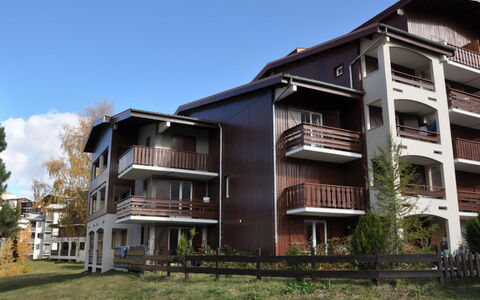 Meije 15: Apartment, Balcony, Chair, Shade, Outdoor Furniture, Daylighting, Aluminium