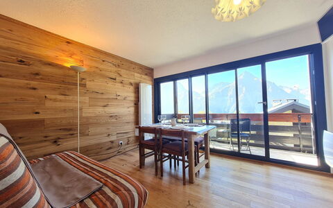 Sequoias: Apartment, Balcony, Chair, Shade, Outdoor Furniture, Daylighting, Aluminium