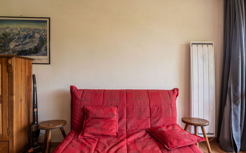 Plein Sud: Apartment, Balcony, Chair, Shade, Outdoor Furniture, Daylighting, Aluminium