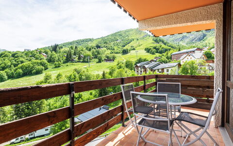 Plein Sud: Apartment, Balcony, Chair, Shade, Outdoor Furniture, Daylighting, Aluminium