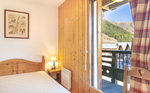 Les Marmottes: Kitchen, Countertop, Cabinetry, Interior Design, Kitchen Appliance, Flooring, Furniture, Wood, Major Appliance, Ceiling