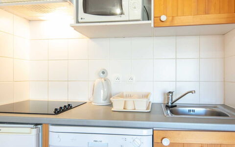 Les Marmottes: Kitchen, Countertop, Cabinetry, Interior Design, Kitchen Appliance, Flooring, Furniture, Wood, Major Appliance, Ceiling