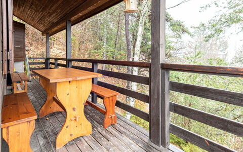 Les Cochettes: Wood, Porch, Hardwood, Wood Stain, Handrail, Plank, Deck, Cottage, Shade, Ceiling