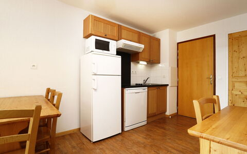 T.bergerie: Kitchen, Countertop, Cabinetry, Interior Design, Kitchen Appliance, Flooring, Furniture, Wood, Major Appliance, Ceiling