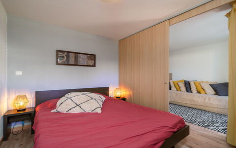 C. du Verdon: Bed, Interior Design, Furniture, Bedroom, Wall, Flooring, Floor, Room, Wood, Bed Sheet