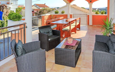 Zadar Bibinje 223: Kitchen, Countertop, Cabinetry, Interior Design, Kitchen Appliance, Flooring, Furniture, Wood, Major Appliance, Ceiling