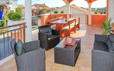 Zadar Bibinje 223: Kitchen, Countertop, Cabinetry, Interior Design, Kitchen Appliance, Flooring, Furniture, Wood, Major Appliance, Ceiling