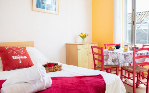 Le Cocon: Wall, Interior Design, Wood, Furniture, Bedroom, Textile, Floor, Flooring, Linens, Bed