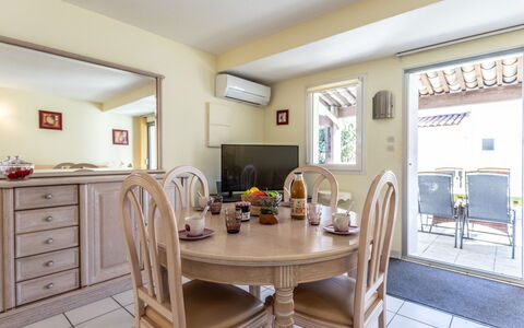 Domaine Grand Plage: Flooring, Interior Design, Floor, Apartment, Balcony, Ceiling, Condominium, Chair, Shade, Porch