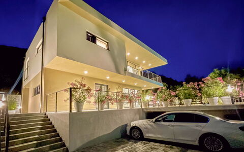Villa Perla di Draga: Flooring, Interior Design, Floor, Apartment, Balcony, Ceiling, Condominium, Chair, Shade, Porch