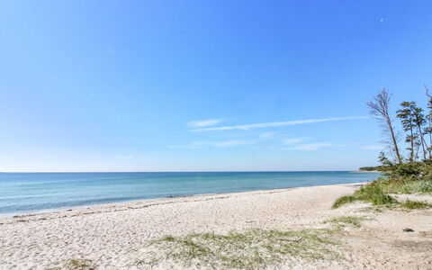 Bena - 2Km from the Sea: Sky, Blue, Daytime, Body Of Water, Water, Beach, Natural Environment, Coast, Horizon