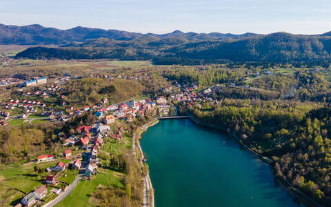Mountain House Volta 1: Water Resources, Body Of Water, Nature, Natural Landscape, Landscape, Bank, Watercourse, Lake, Tarn, River