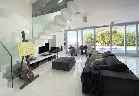 Villa Rosa Del Mare: Interior Design, Furniture, Flooring, Floor, Couch, Ceiling, Living Room, Home, Table, Apartment