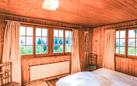 La Capsule: Wood, Home, House, Cottage, Bedroom, Hardwood, Bed, Wood Stain, Bedding, Log Cabin