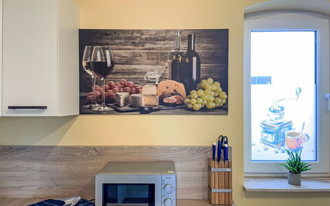 Finca Wismaria: Tableware, Furniture, Fruit, Kitchen Appliance, Drinkware, Major Appliance, Serveware, Food, Kitchen, Countertop