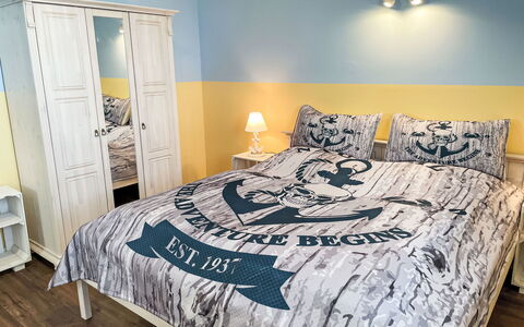 Finca Wismaria: Bedroom, Bedding, Bed Sheet, Bed, Linens, Furniture, Bed Frame, Pillow, Nightstand, Duvet