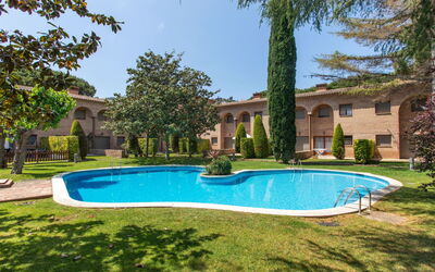 Accommodation:&nbsp;Cabanyes Club 750.6