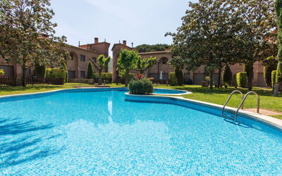 Accommodation:&nbsp;Cabanyes Club 750.6
