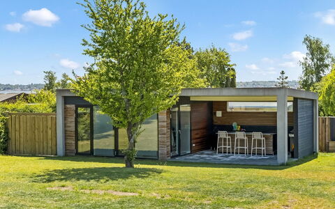 Edvia - 200M to the Fjord: Apartment, Condominium, Estate, Balcony, Villa, Hotel