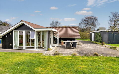 Magnus - 250M to the Fjord: Estate, Shade, Driveway, Farmhouse