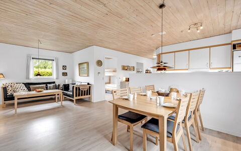 Jerrit - 650M to the Fjord: Estate, Shade, Driveway, Farmhouse