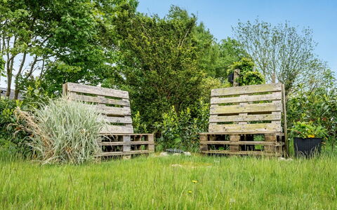 Jerrit - 650M to the Fjord: Estate, Shade, Driveway, Farmhouse