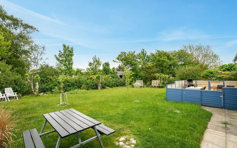 Jerrit - 650M to the Fjord: Estate, Shade, Driveway, Farmhouse