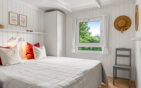 Henri - 1.2Km from the Sea: Bedroom, Wood, Bed, Interior Design, Flooring, Furniture, Floor, Bed Sheet, Bedding, Ceiling