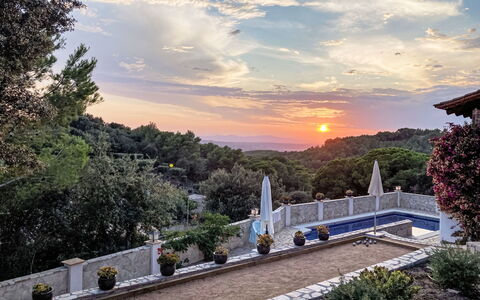 Villa Lumière: Swimming Pool, Resort, Composite Material, Recreation, Leisure, Shade, Vacation, Resort Town, Leisure Centre