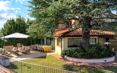 Villa Elsa di Bibbiano Pool, Sauna and View