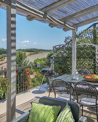 Casamia Sky-High Panoramic Retreat: Penthouse with