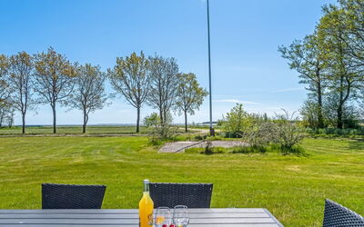 Ilsebeth - 400M from the Sea