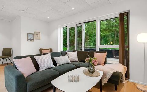 Hortense - 900M from the Sea: Roof, House, Home, Cottage, Door, Siding, Estate, Lawn, Yard, Porch